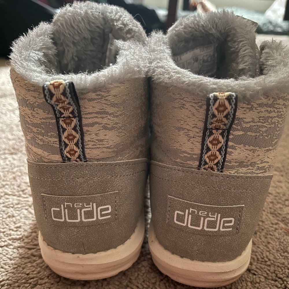 Brand new hey dudes
